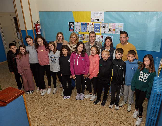 Niños participantes en la primera concejalia escolar en Belchite