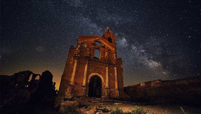‘Belchite Nocturno’: casi 200 fotógrafos se reunirán en el Pueblo Viejo para fotografiar las estrellas